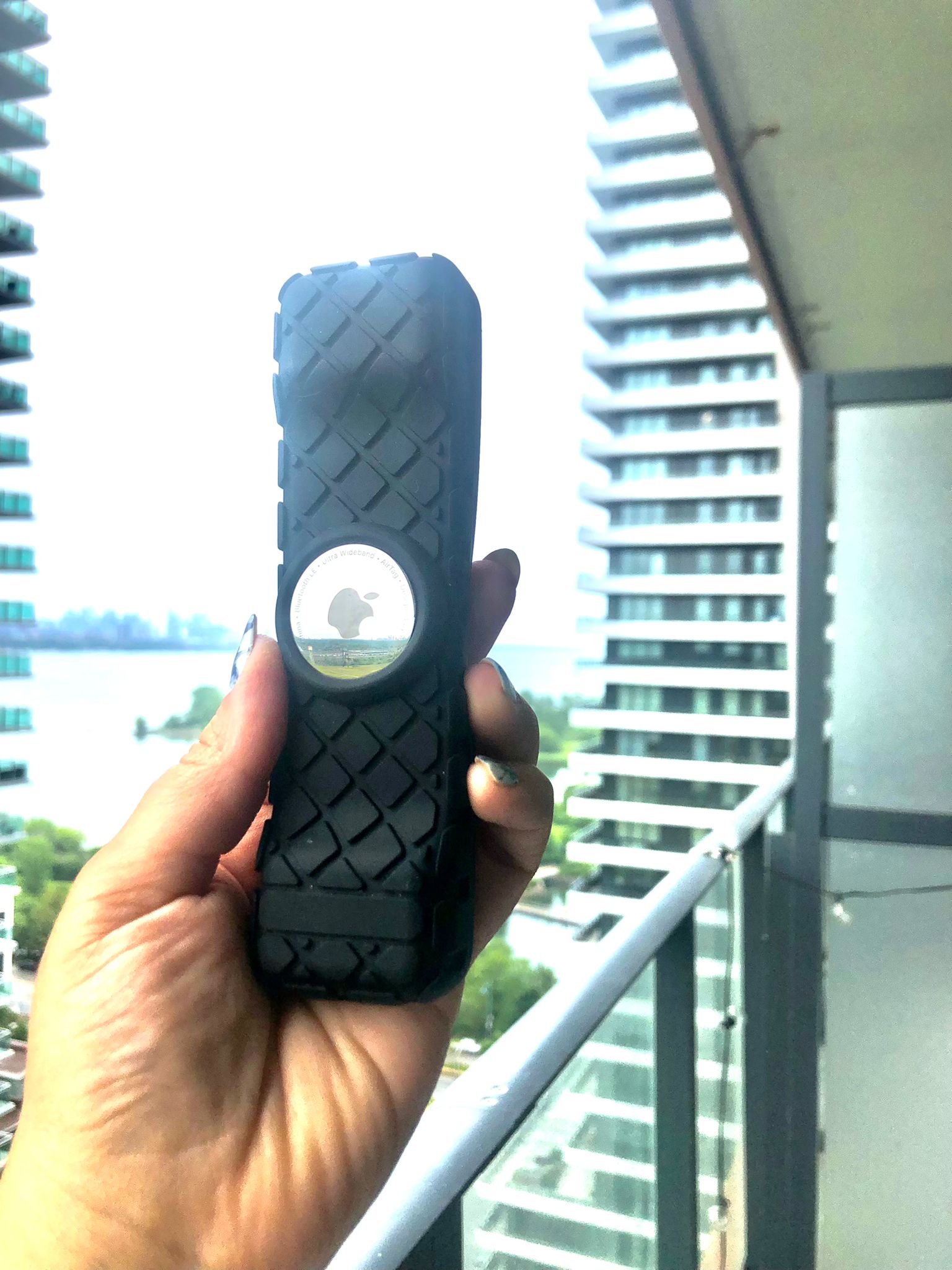 A CASE with AirTag storage for Apple Tv Remote Gen 2 - Abbycart