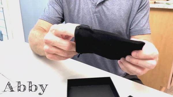 Slim AirTag Wallet for Men with RFID & Money Clip