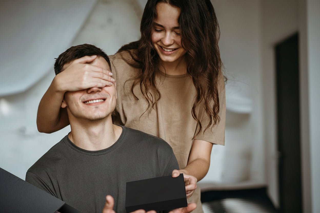 Slim Genuine Leather RFID Wallet for Men with Money Clip